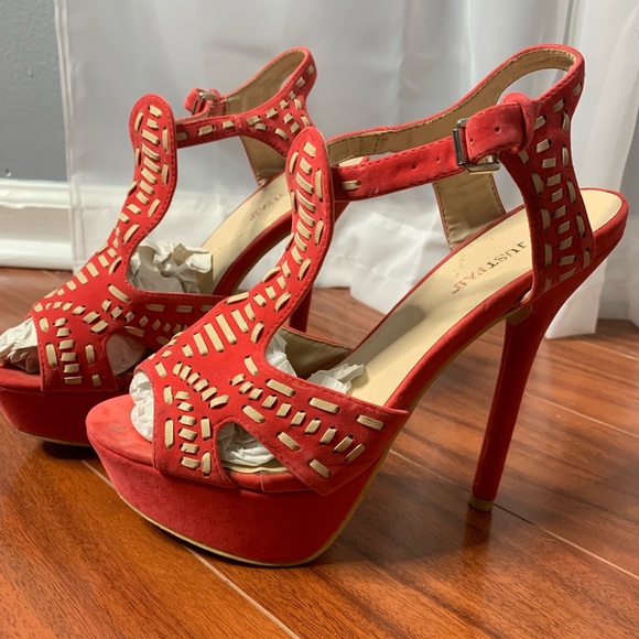 Peach and white peek a boo heels - Picture 2 of 2